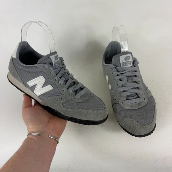 New Balance Shoes - New Balance 402 Sneakers Women's 9 Gray Lace-Up Low Top Running Shoes WL402GR